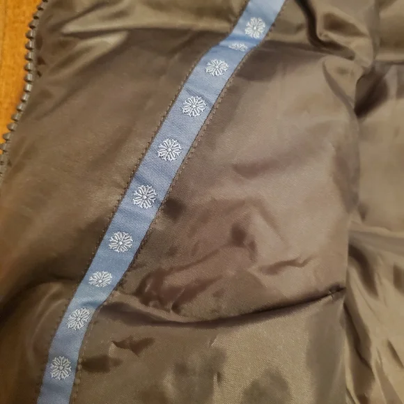 Urban behavior puffer vest small - Picture 5 of 6